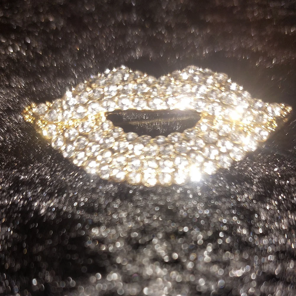 Kiss Me with this Cute Silver Rhinestone Lips Brooch